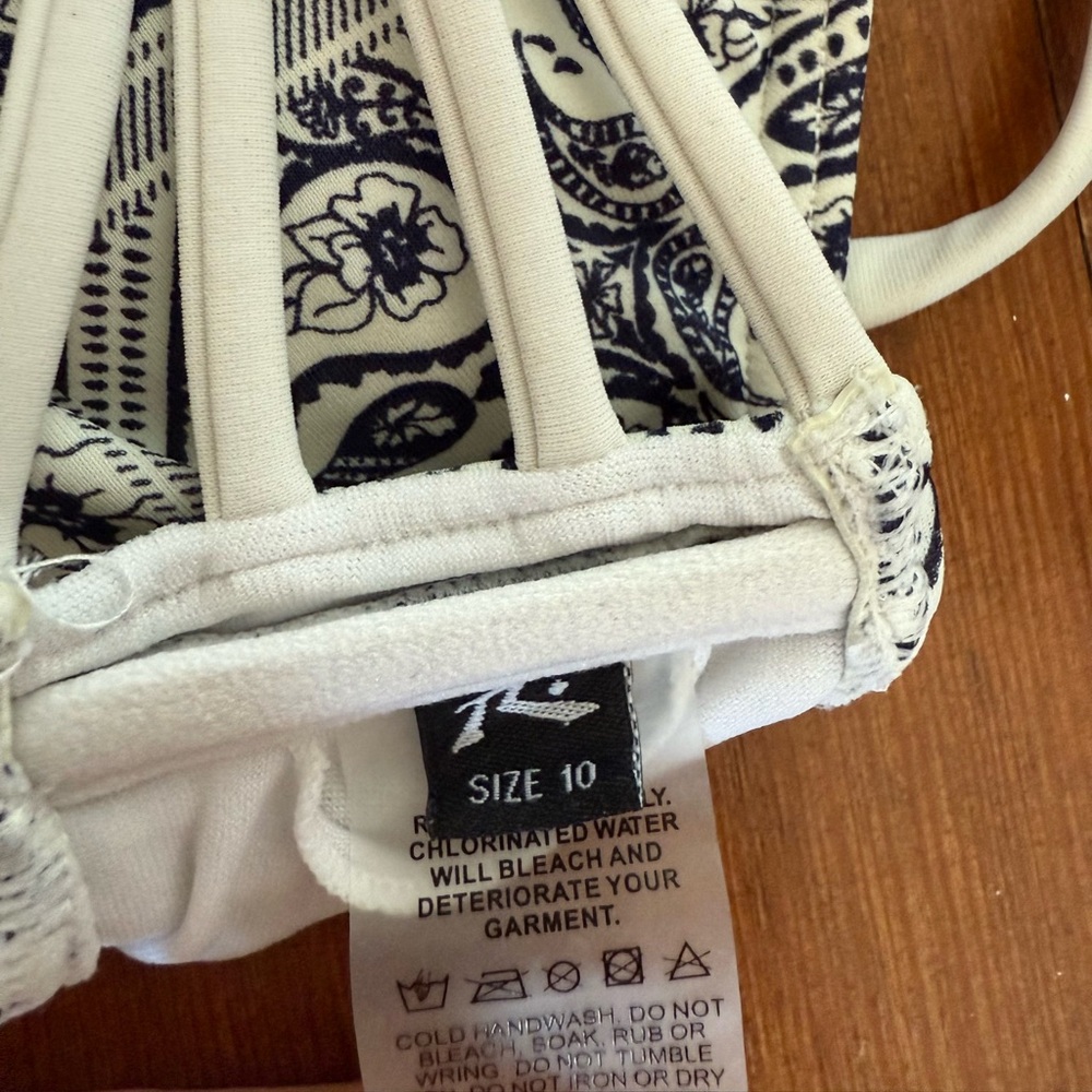 Rusty Patterned Bikini - image 5